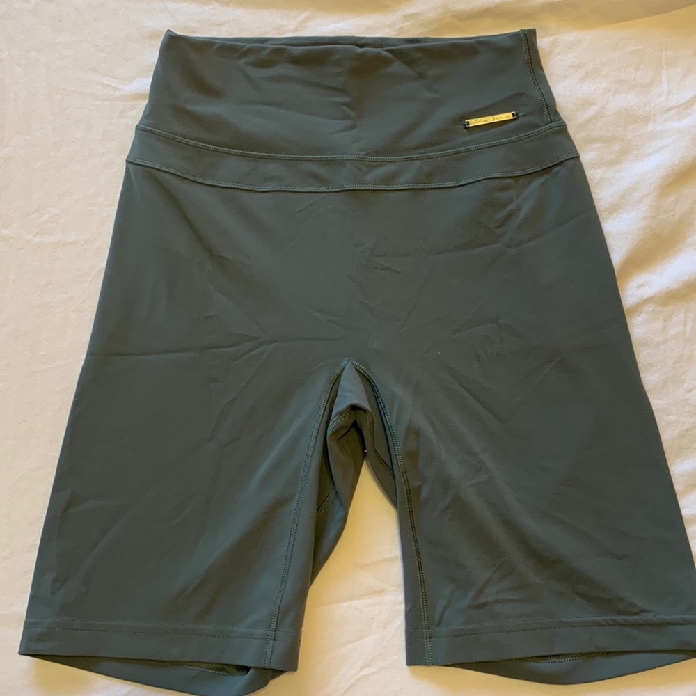 WHITNEY SIMMONS GYM SPANX